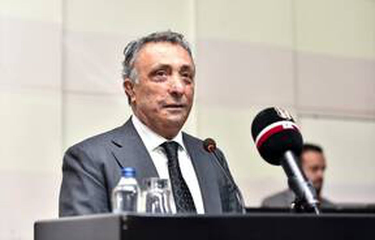 Beşiktaş Kulübü Başkanı Ahmet Nur Çebi'nin dirseği kırıldı