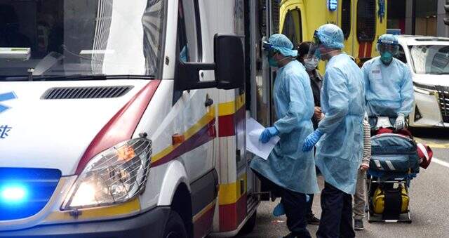 Çin'in Wuhan şehrinde ürküten görüntü: Kocam ölüyor, birisi lütfen bana yardım etsin