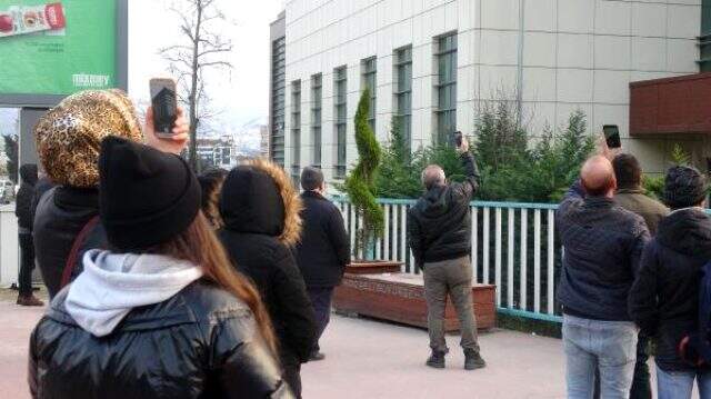İntihar için hastane çatısına çıkan kişiyi görüntülemek için yarıştılar: Youtube'a atıyorum ona göre