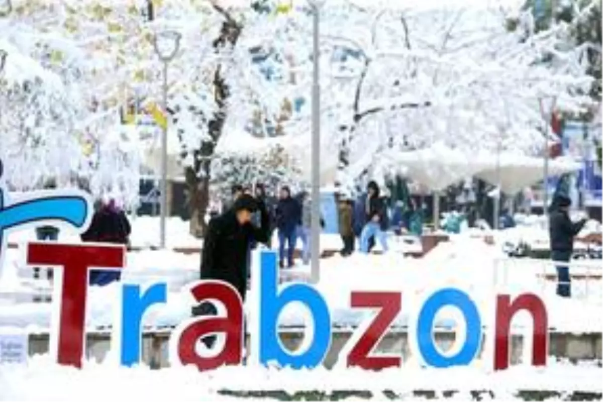 Karadeniz'de kar yağışı etkili oluyor