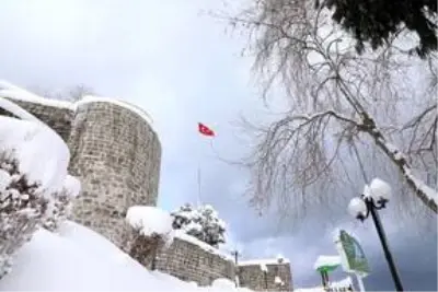 Karadeniz'de kar yağışı etkili oluyor Karadeniz'de kar yağışı etkili oluyor