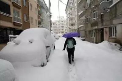 Karadeniz'de kar yağışı etkili oluyor Karadeniz'de kar yağışı etkili oluyor