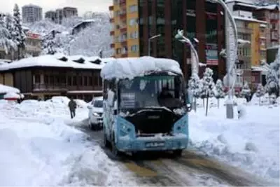Karadeniz'de kar yağışı etkili oluyor Karadeniz'de kar yağışı etkili oluyor