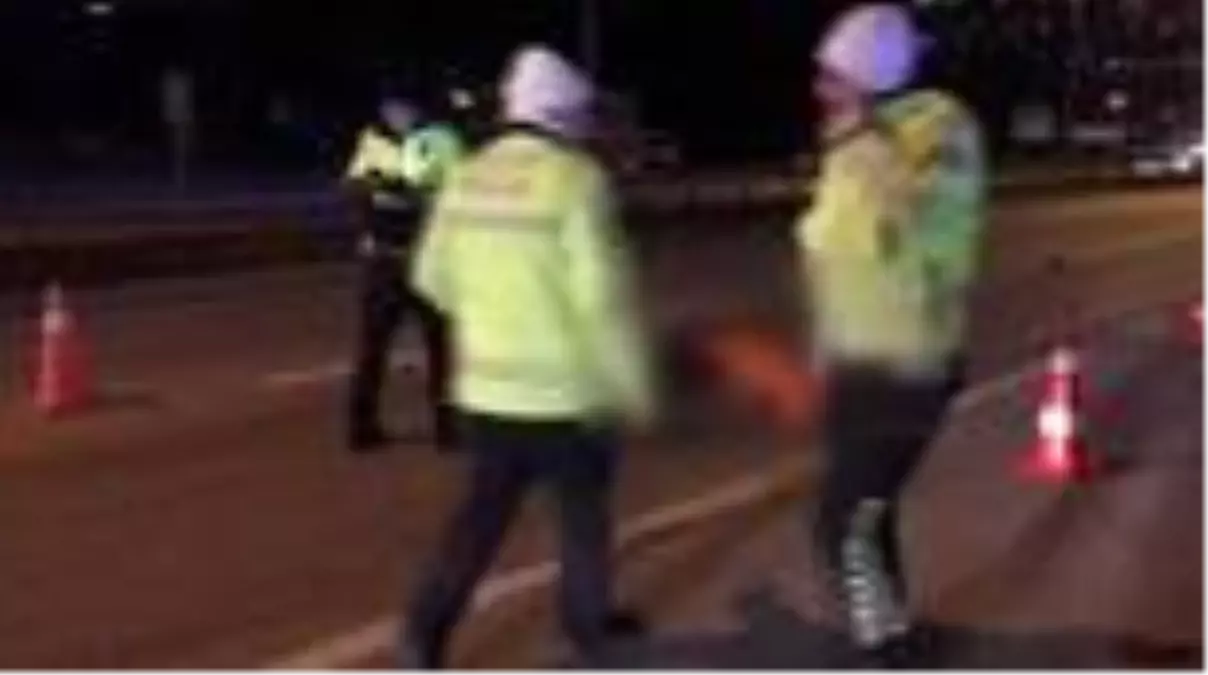 Otomobil ve kamyonun çarptığı kişi öldü