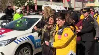 Şehit Uzman Onbaşı Ceyhun Taş, son yolculuğuna uğurlandı Şehit Uzman Onbaşı Ceyhun Taş, son yolculuğuna uğurlandı