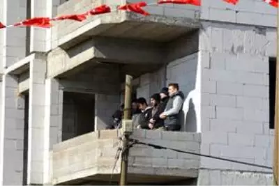Şehit Uzman Onbaşı Ceyhun Taş, son yolculuğuna uğurlandı Şehit Uzman Onbaşı Ceyhun Taş, son yolculuğuna uğurlandı