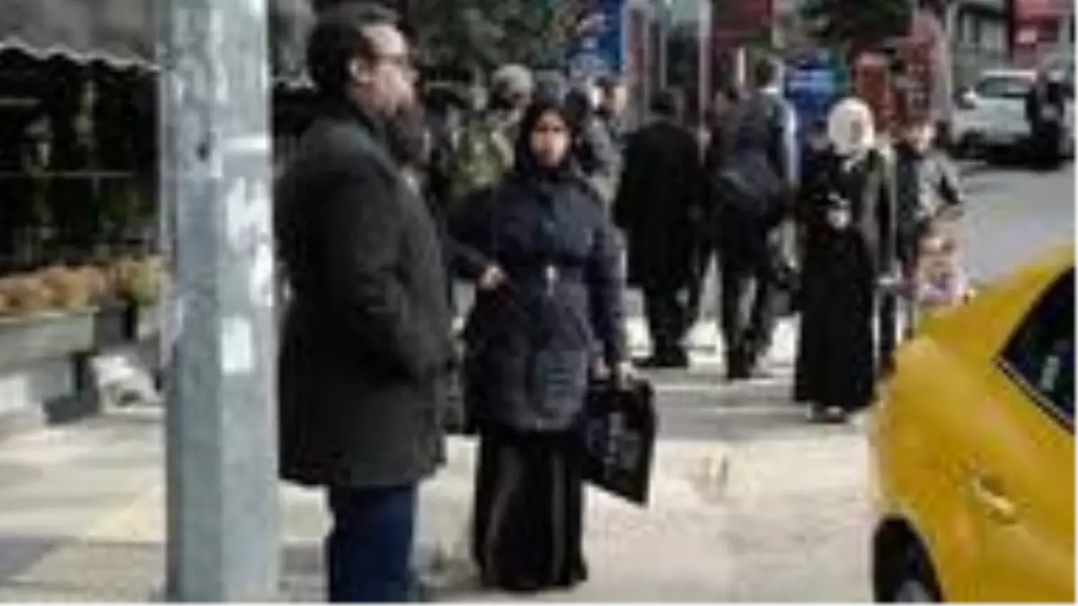 Türkiye'nin Suriyeli sığınmacıları savaş bölgesine sınır dışı ettiği iddiası