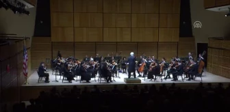 Ünlü orkestra şefi Gürer Aykal, New York'ta kurduğu orkestrayla ikinci kez sanatseverler ile buluştu