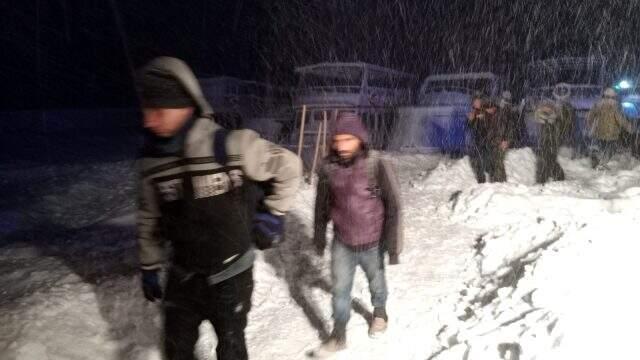 Van Gölü kıyısında donma tehlikesi geçiren göçmenler hastaneye kaldırıldı