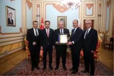 Yeni Bir Hayat Yeni Bir Nefes Derneği'nden Meclis Başkanı Şentop'a ziyaret Yeni Bir Hayat Yeni Bir Nefes Derneği'nden Meclis Başkanı Şentop'a ziyaret
