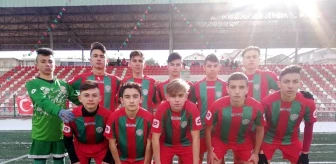1308 Osmaneli Belediye Spor U16 futbol takımı şampiyonluğu garantiledi