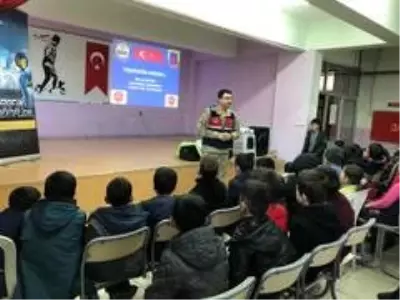 Depremzede öğrencilere trafik eğitimi verildi Depremzede öğrencilere trafik eğitimi verildi