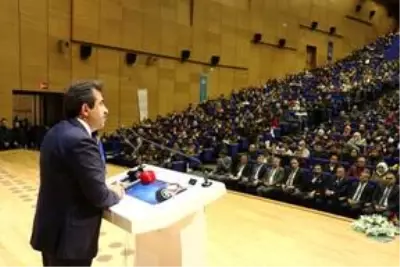 Diyarbakır'da üniversiteye hazırlanan öğrenciler için konferans
