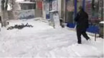 Doğu buz kesti: Göle -40'ı gördü Doğu buz kesti: Göle -40'ı gördü