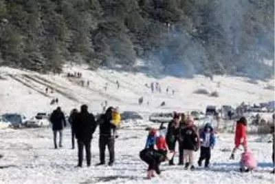 Ege'nin Uludağ'ı Kertil'de kar keyfi