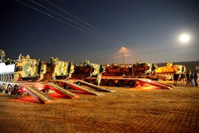 İdlib'e gece yarısı askeri sevkiyat yapıldı
