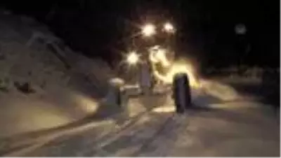 Kar yağışı nedeniyle 44 köy yolu ulaşıma kapandı Kar yağışı nedeniyle 44 köy yolu ulaşıma kapandı