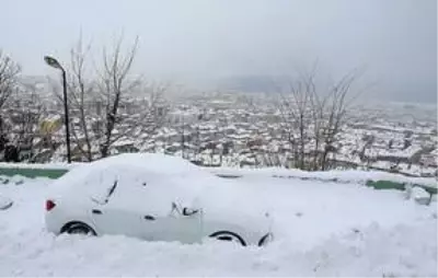 Karadeniz'de kar yaşamı olumsuz etkiliyor Karadeniz'de kar yaşamı olumsuz etkiliyor