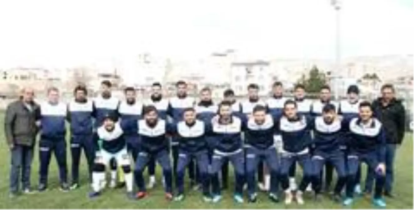 Silvanlı turizmciden sporculara malzeme desteği