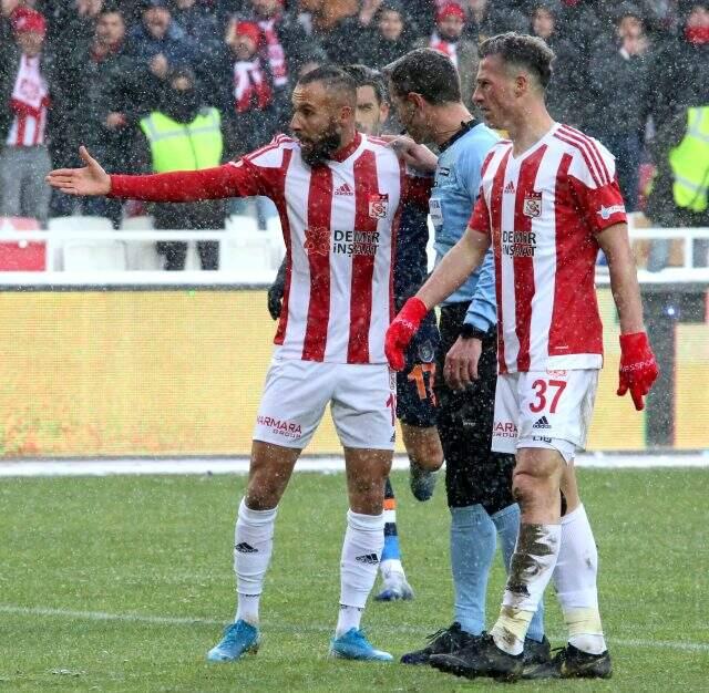 Sivas Barosu, hakem Halis Özkahya hakkında suç duyurusunda bulundu