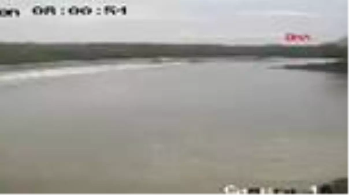 Tayland'da turistleri taşıyan tekneler çarpıştı 2 ölü, 21 yaralı