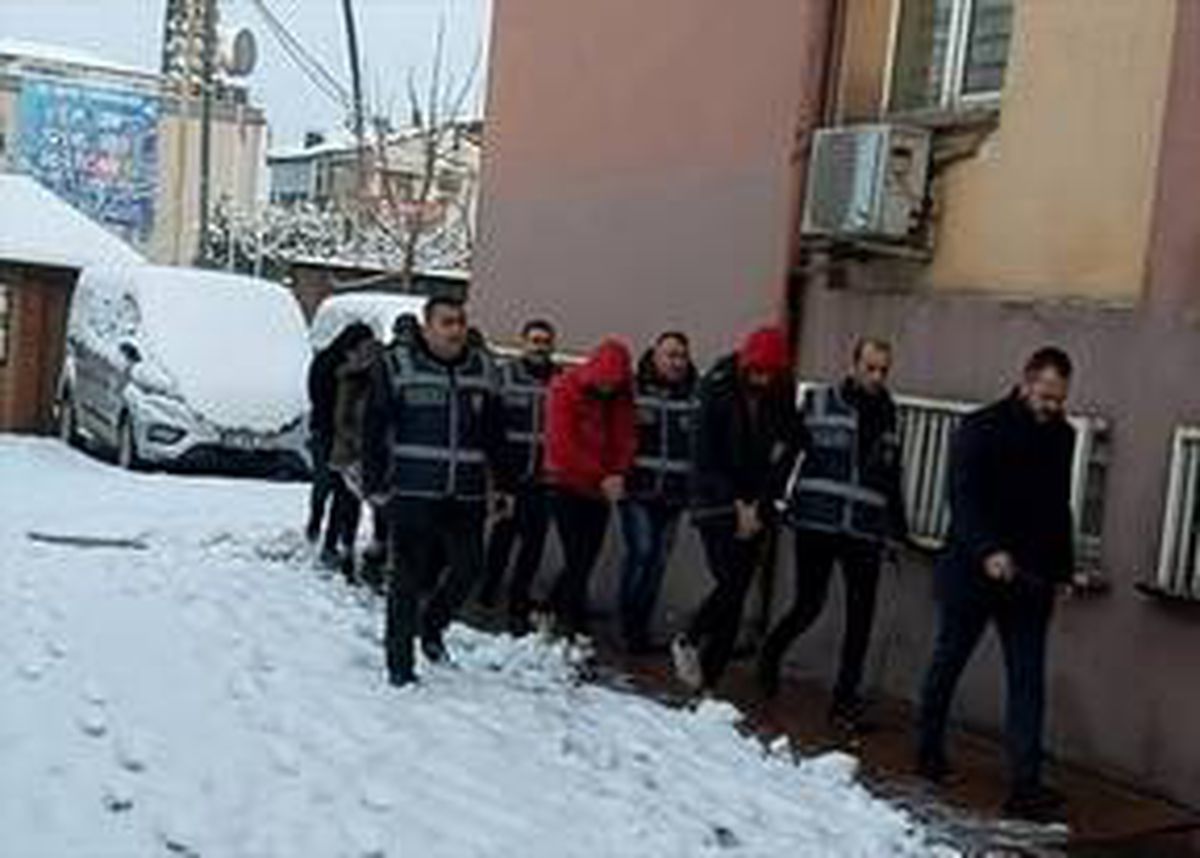 'Fatura ödeme' bahanesiyle dolandırıcılık şüphelisi 8 kişi yakalandı