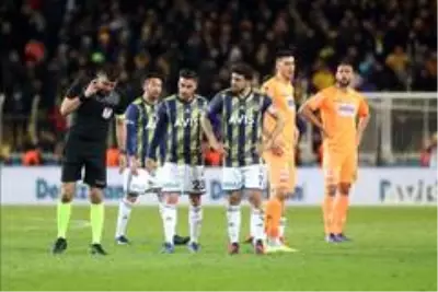 Fenerbahçe-Alanyaspor maçının VAR görüntüleri izlendi! Hakemlere ceza verilecek