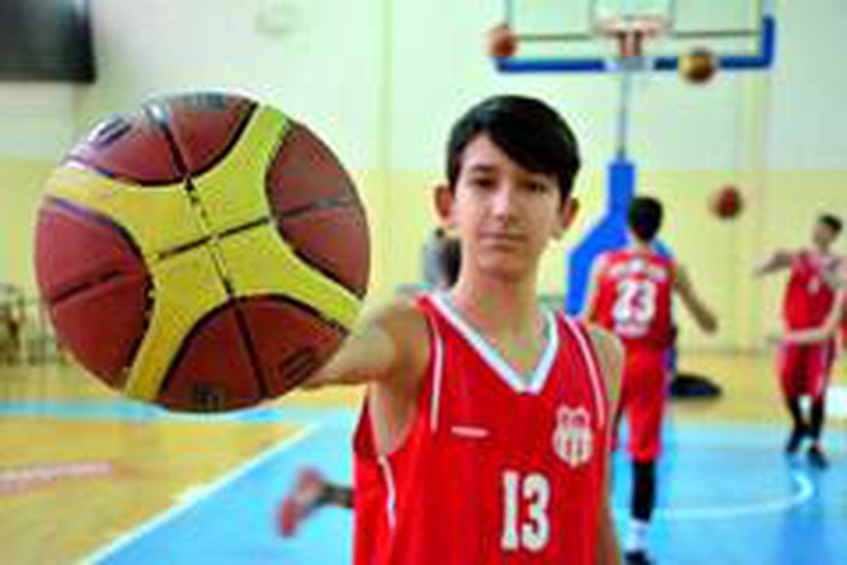 Geleceğin basketçileri Torbalı'da yetişiyor
