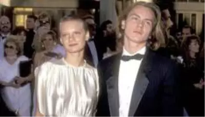 Oyuncu Joaquin Phoenix'in Oscar konuşmasında atıfta bulunduğu ağabeyi River Phoenix nasıl hayatını... Oyuncu Joaquin Phoenix'in Oscar konuşmasında atıfta bulunduğu ağabeyi River Phoenix nasıl hayatını...