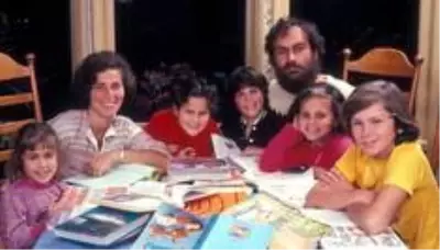 Oyuncu Joaquin Phoenix'in Oscar konuşmasında atıfta bulunduğu ağabeyi River Phoenix nasıl hayatını... Oyuncu Joaquin Phoenix'in Oscar konuşmasında atıfta bulunduğu ağabeyi River Phoenix nasıl hayatını...