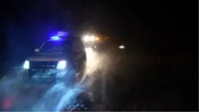 Kar ve tipinin kapattığı köy yolu minik Berat için açıldı