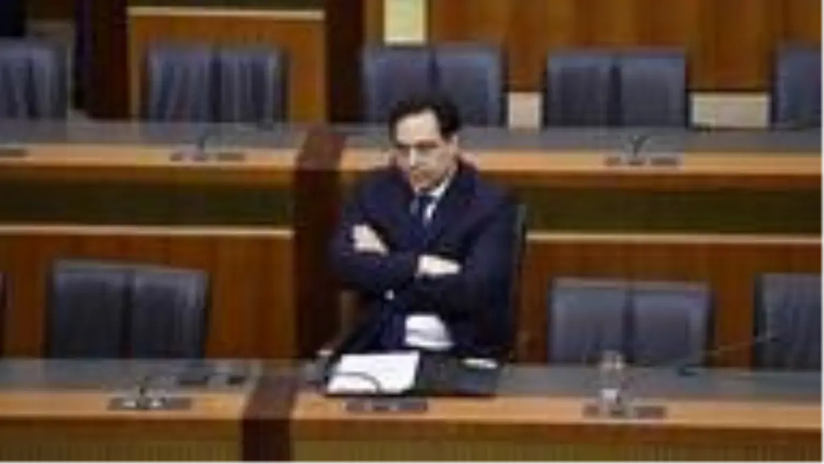 Lübnan'da protestoların gölgesinde kurulan hükümet güvenoyu aldı