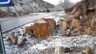 Nallıhan-Mudurnu kara yolu heyelan riskine karşı kapalı Nallıhan-Mudurnu kara yolu heyelan riskine karşı kapalı
