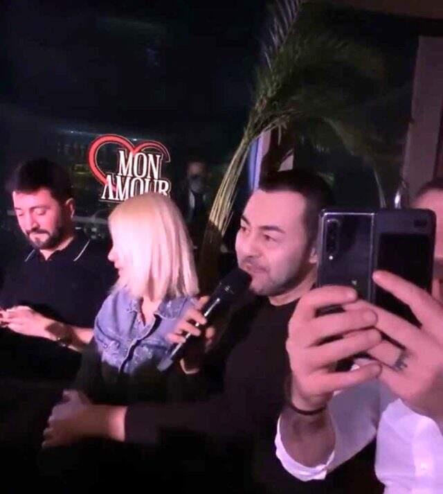 Ünlü şarkıcı Serdar Ortaç, yeni sevgilisiyle görüntülendi