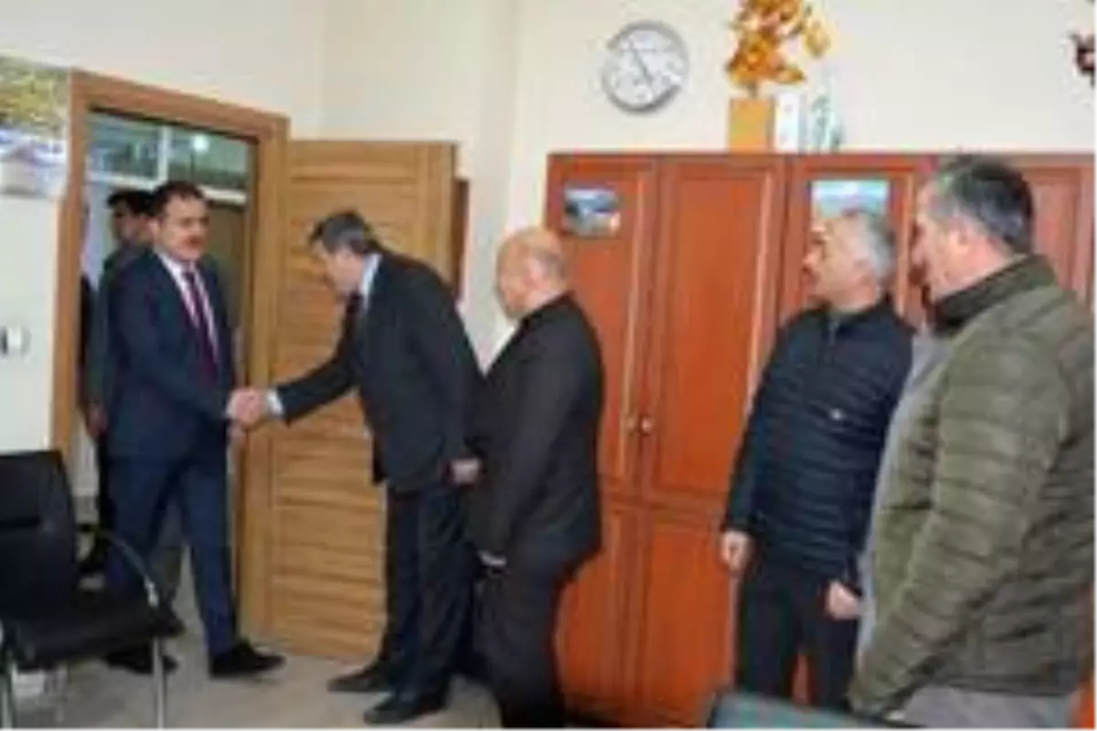 Vali Akbıyık, belediye birimlerini denetledi