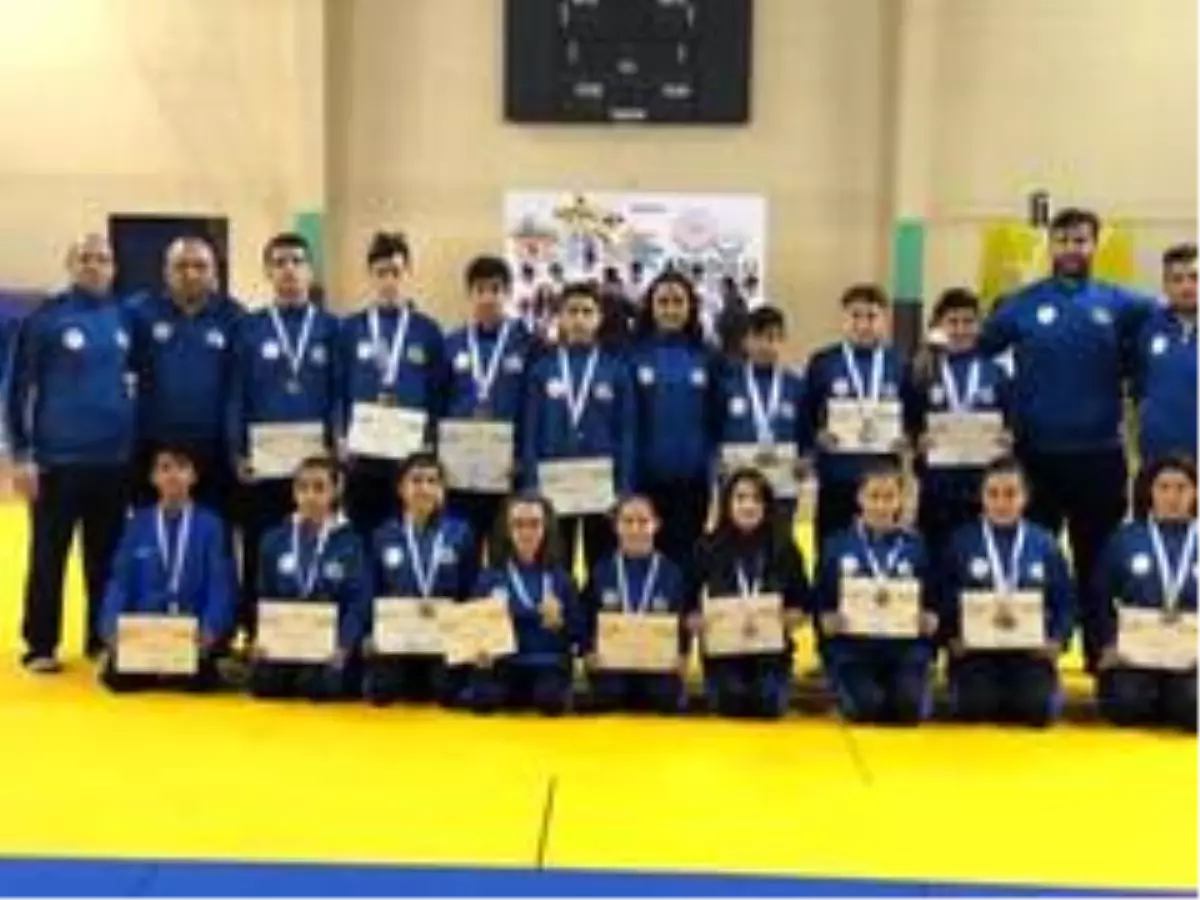 Yunusemreli judocular Denizli'den madalyalarla döndü