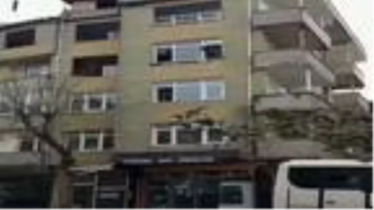 Avcılar'da tehlikeli yıkım çalışması kamerada