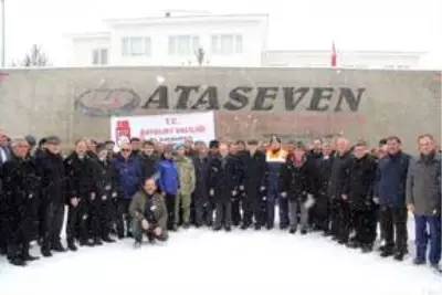 Bayburt'tan depremzedelere gıda yardımı