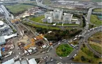 Bitmeyen metro inşaatı trafiği felç etti, kilometrelerce kuyruk oluştu Bitmeyen metro inşaatı trafiği felç etti, kilometrelerce kuyruk oluştu