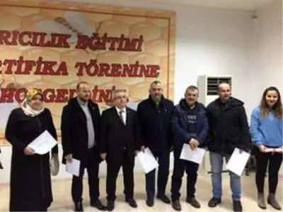 Çarşamba'da arıcılık kursunu bitirenlere sertifikaları verildi Çarşamba'da arıcılık kursunu bitirenlere sertifikaları verildi
