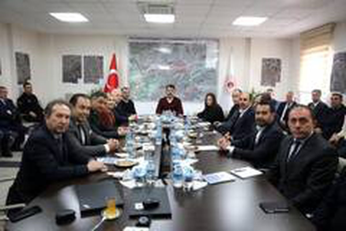 Elazığ'a 2 bin 500 ton çimento desteği
