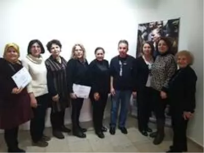 Eskişehir'de 'diksiyon, etkili iletişim ve etkili konuşma' kursunu bitiren 24 kursiyer törenle...