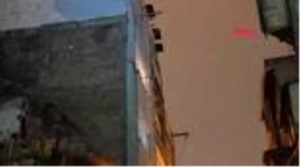 İstanbul'da göçmen kaçakçılığı operasyonu 135 gözaltı