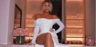 Beyonce: Khloe Kardashian beyaz dekolteli elbisesiyle takipçilerinden 2,5 milyon beğeni aldı Beyonce: Khloe Kardashian beyaz dekolteli elbisesiyle takipçilerinden 2,5 milyon beğeni aldı