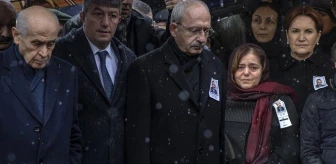 Kılıçdaroğlu, Bahçeli ve Akşener aynı cenazede yan yana geldi