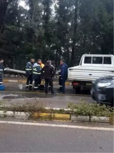 Muğla'da kamyonet ile motosiklet çarpıştı: 2 yaralı