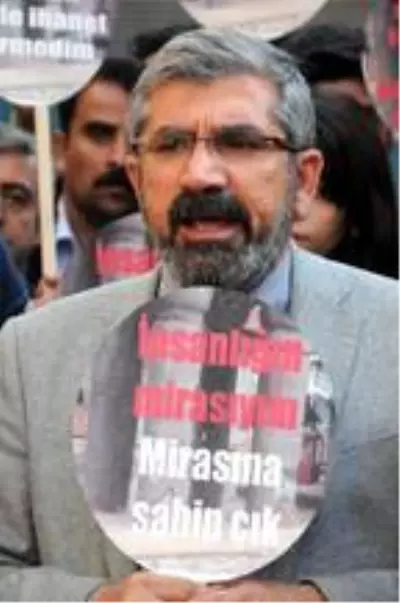Tahir Elçi soruşturmasında, 3 polisin 'şüpheli' sıfatıyla ifadeleri alındı Tahir Elçi soruşturmasında, 3 polisin 'şüpheli' sıfatıyla ifadeleri alındı