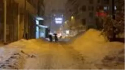Van'da kar kalınlığı 1 metreyi aştı, okullar 2 gün tatil edildi