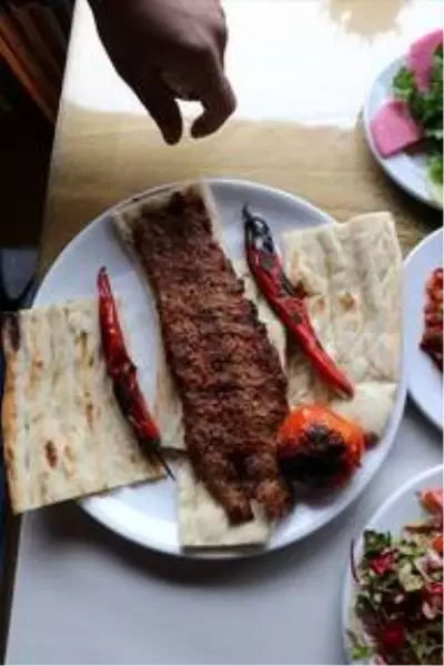 Adana'da yeni lezzet: Kaz etinden kebap