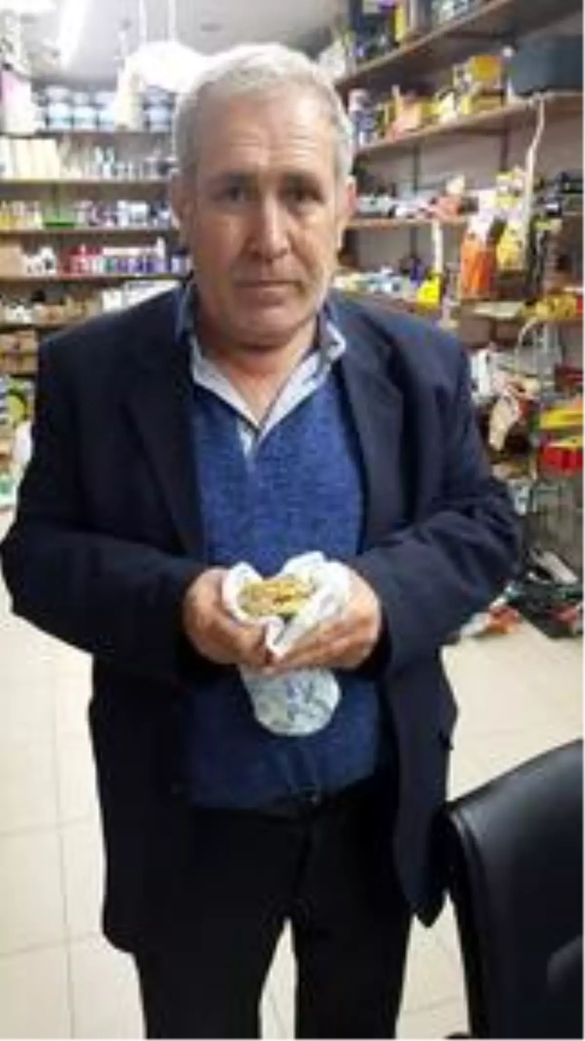 Antalya'da yolda bulunup polise teslim edilen bilezikler imitasyon çıktı